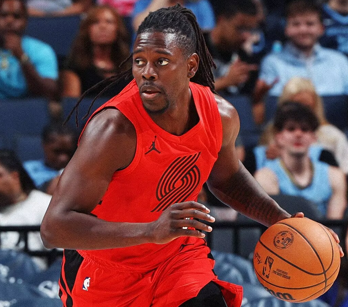 华体会体育官方入口-19中13轰35+11！就在今天，2项前无古人的NBA纪录被霍乐迪达成了